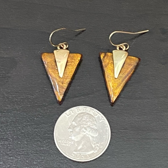 Vintage Brown Shimmer Resin Inverted Triangle Drop Earrings - Picture 9 of 12